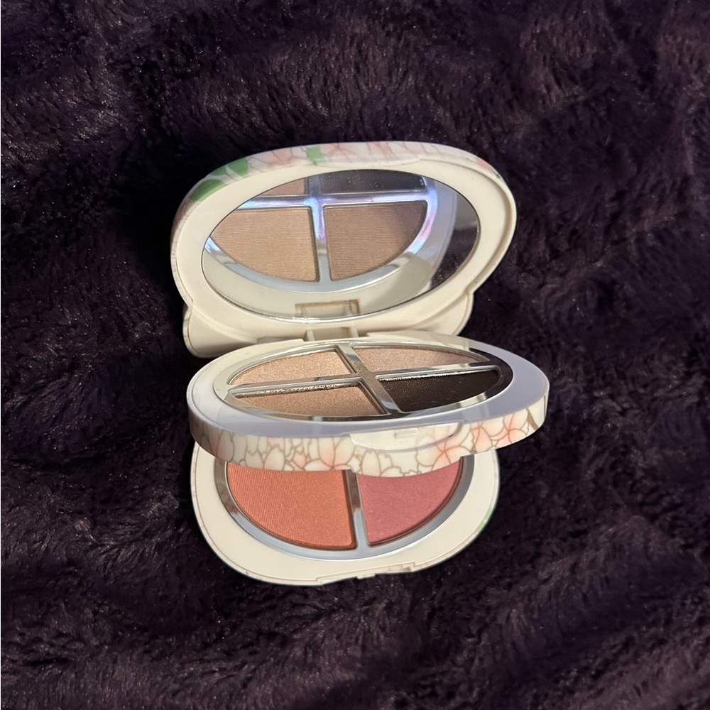 Hello Kitty Memoirs of a Kitty Collector Eye Blush Palette NWOB!